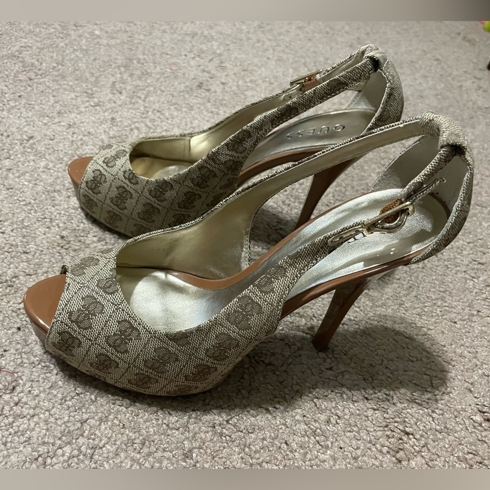 GUESS Beige and brown GG high heels size 8M